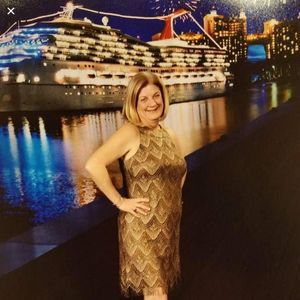 Meet your Posher, Dana